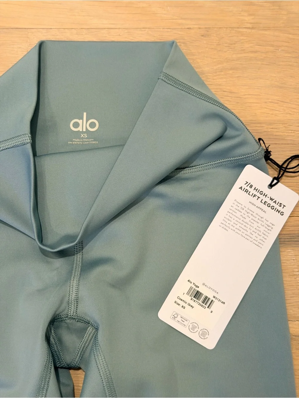 Alo (NWT) 7/8 Airlift Leggings in Cosmic Grey
